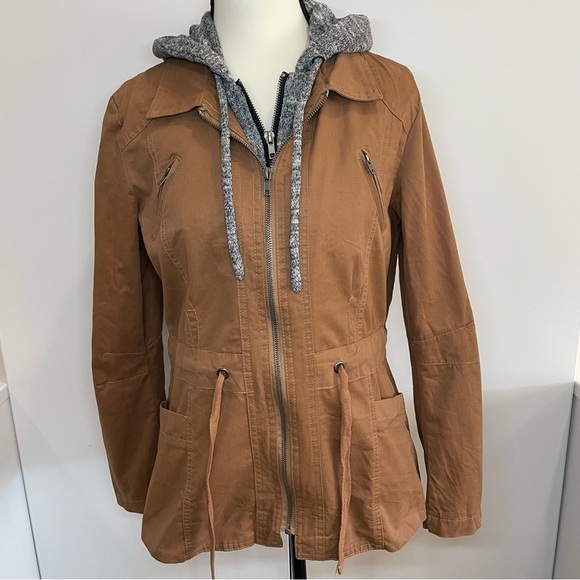 Layered Tan Utility Jacket with Gray Hoodie - Picture 3 of 9